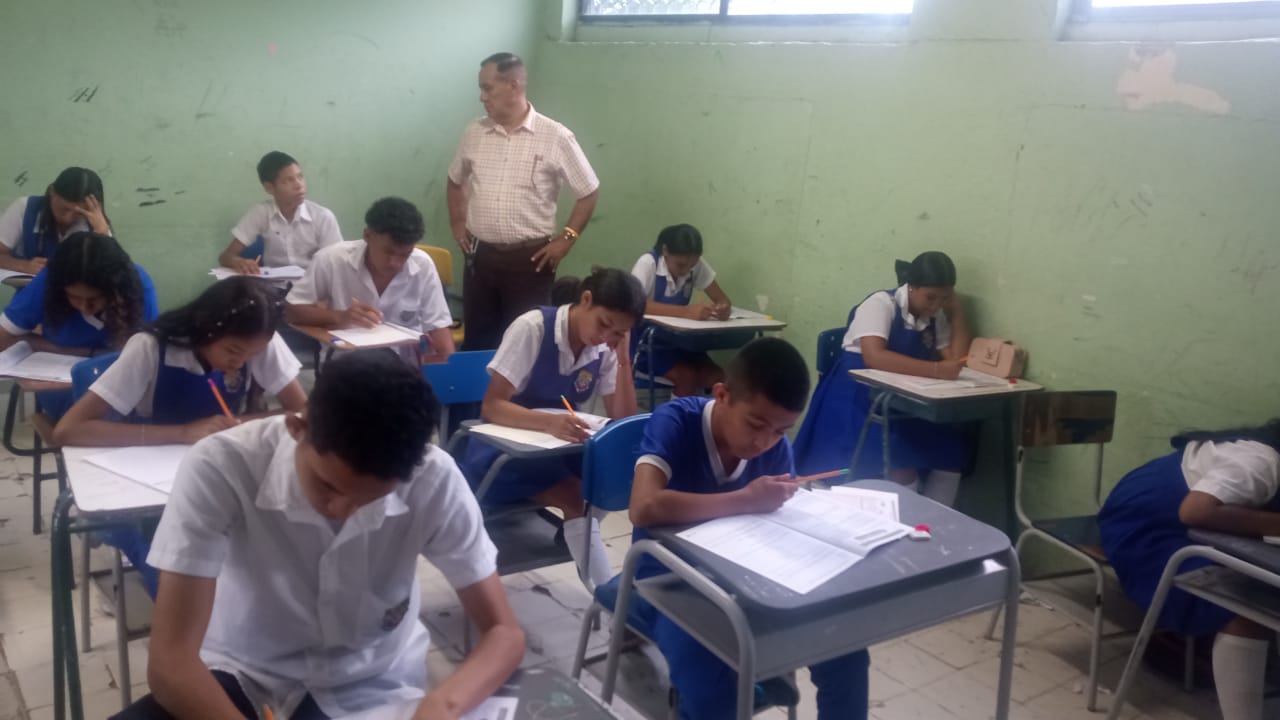 Estudiantes en Aula 2